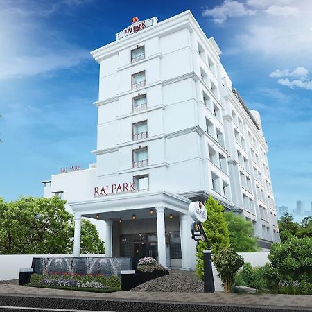 Raj Park Hotel Chennai Exteriör bild