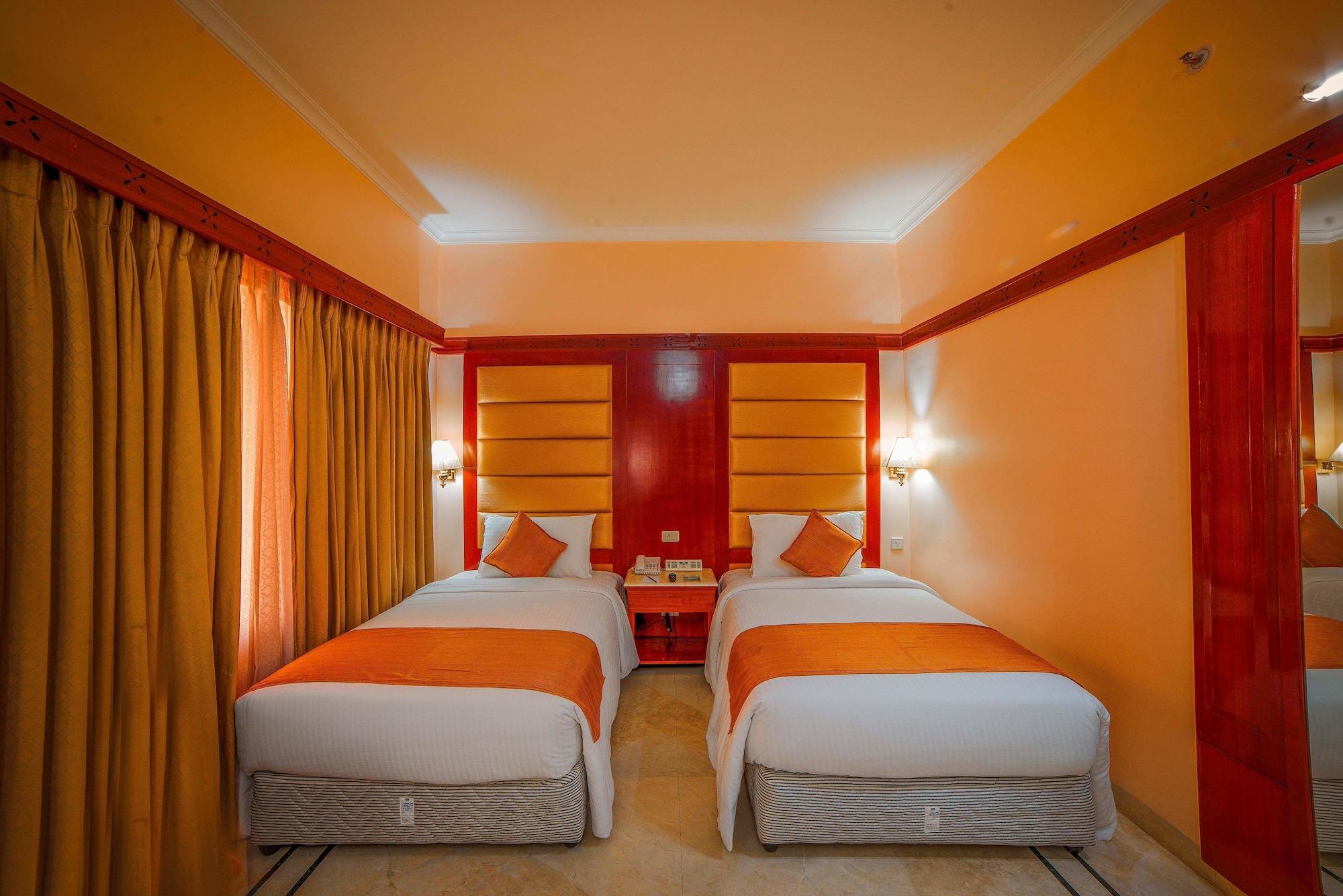 Raj Park Hotel Chennai Exteriör bild