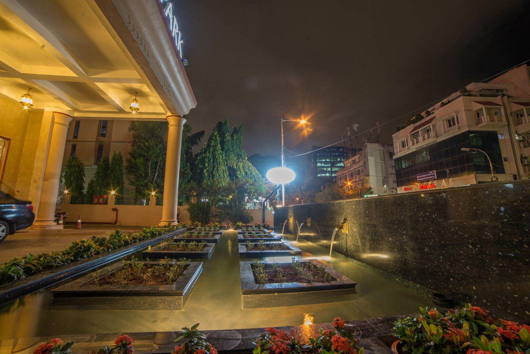 Raj Park Hotel Chennai Exteriör bild