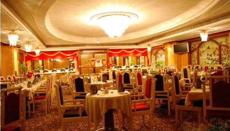 Raj Park Hotel Chennai Exteriör bild