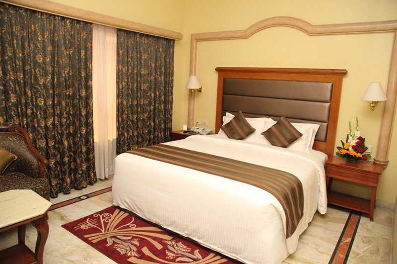 Raj Park Hotel Chennai Exteriör bild