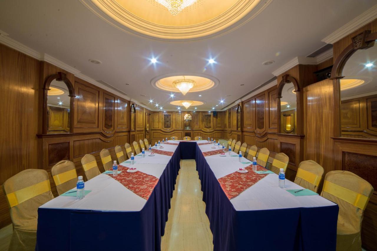 Raj Park Hotel Chennai Exteriör bild