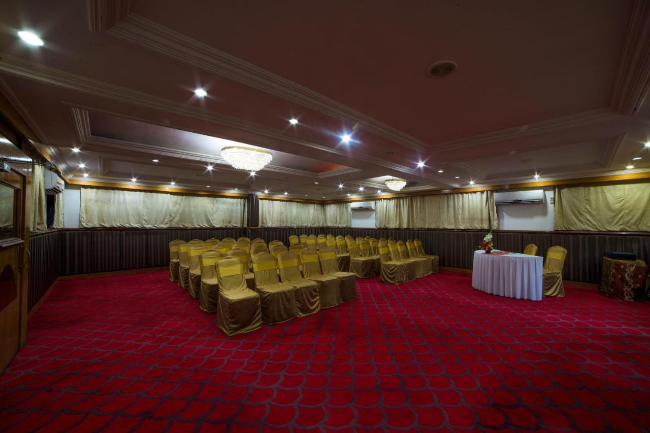 Raj Park Hotel Chennai Exteriör bild