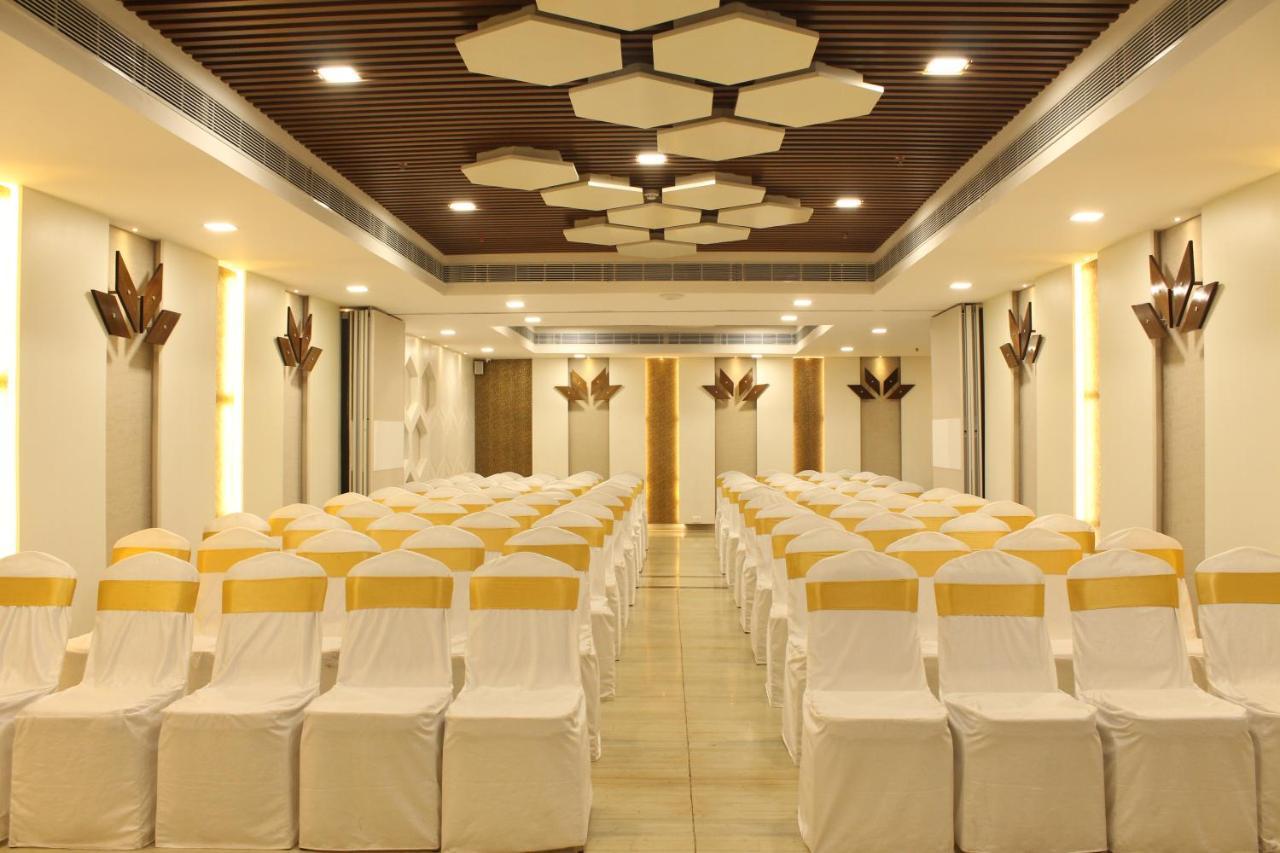 Raj Park Hotel Chennai Exteriör bild