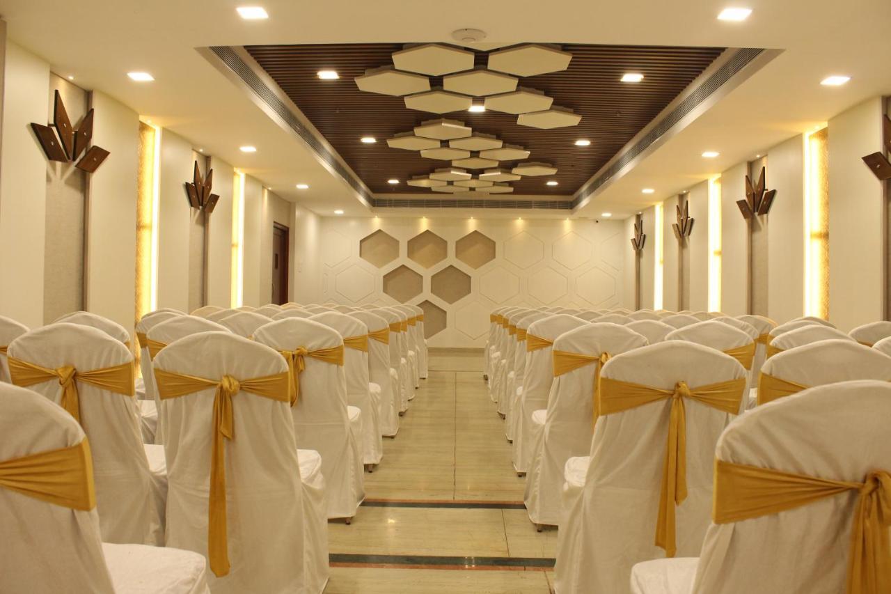Raj Park Hotel Chennai Exteriör bild